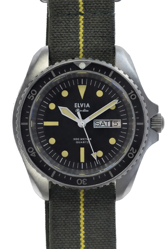 Montre de plongée militaire ELVIA jour/date avec verre saphir et mouvement quartz