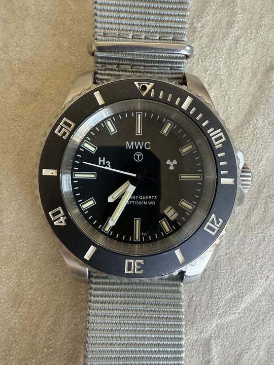 MWC 300m Military Quartz Divers Watch with Tritium GTLS and Sapphire Crystal on a NATO Strap - Missing PIP on Bezel and Not Running