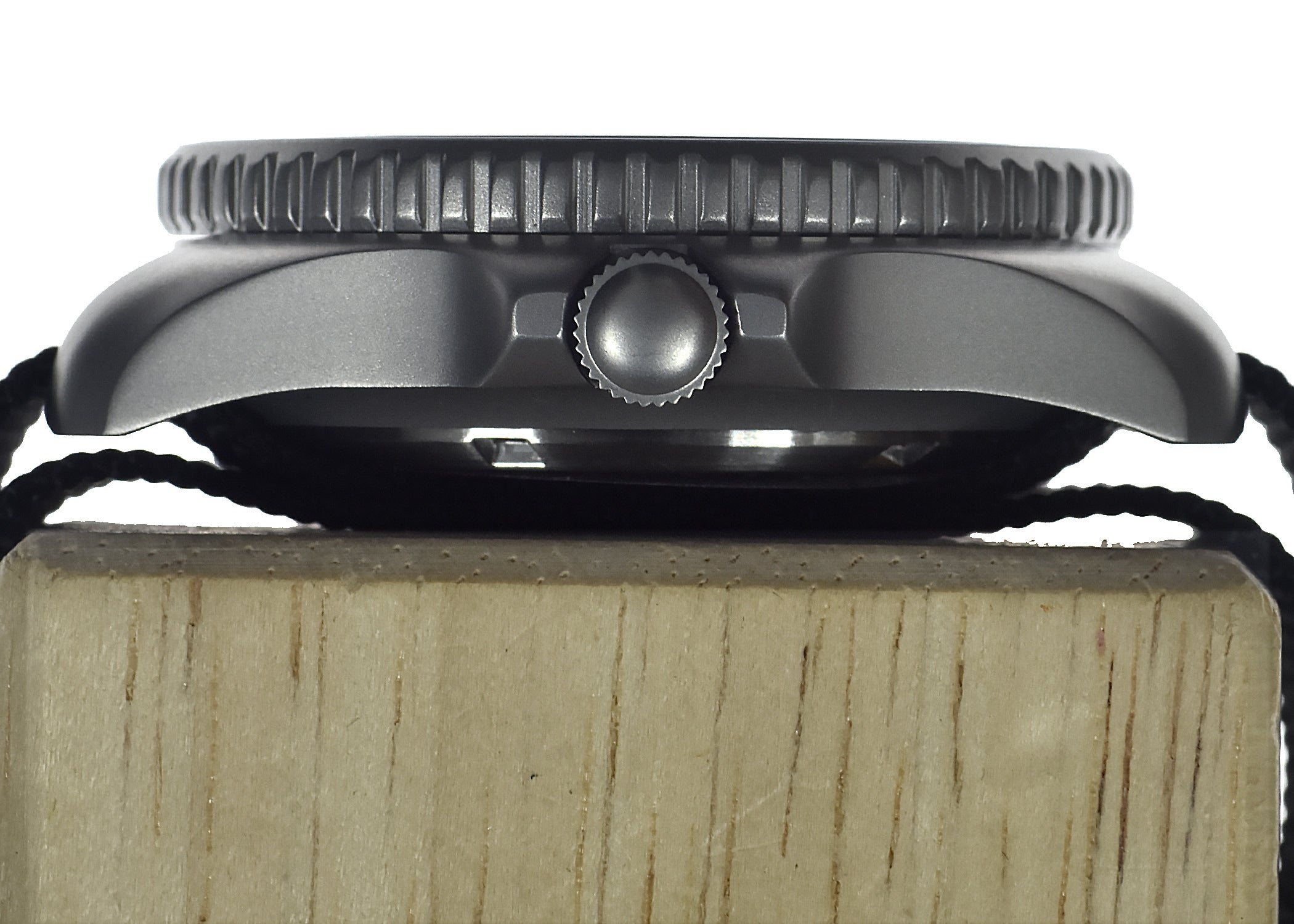 Montre Militaire MWC 1999-2001 - Quartz, Boîtier Noir Acier, étanche 300m, Bracelet NATO