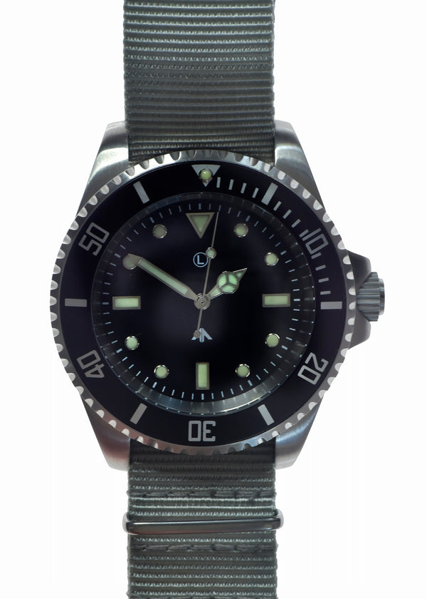 MWC 300m / 1000ft Stainless Steel Hybrid Military Divers Watch with Sweep Secondhand