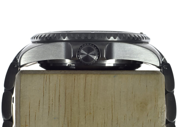 MWC 21 Jewel 300m Automatic Military Divers Watch on Bracelet with Tritium GTLS, Sapphire Crystal and Ceramic Bezel